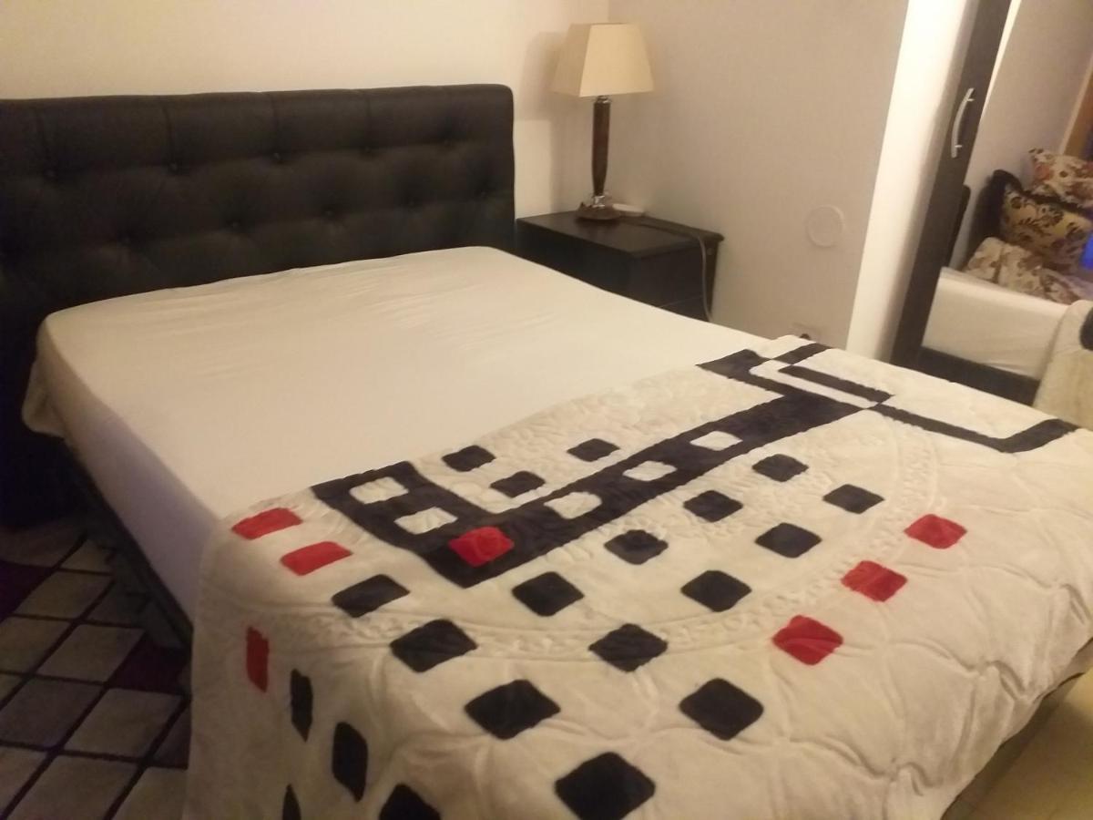 A.B.C Simple Rooms Garges les Gonesse Bagian luar foto